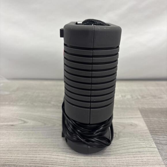 Grease Monkey 300psi 12V Portable Air Compressor - Picture 11 of 12